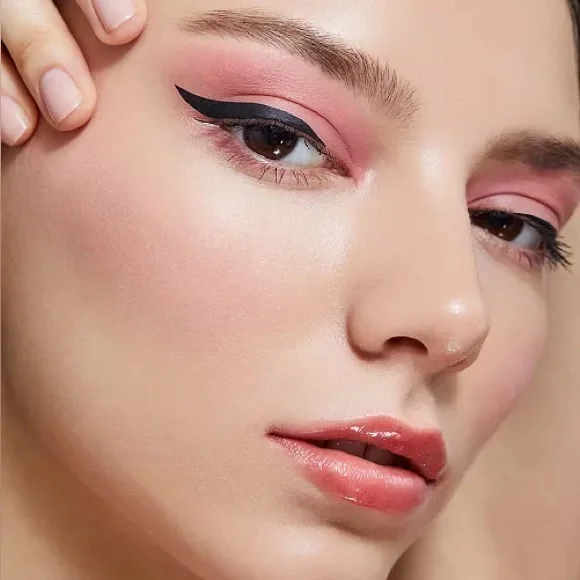 PYT Beauty Blush, Hot Flush Blush, light pink, nude blush,Brand new, NIB - Picture 2 of 9